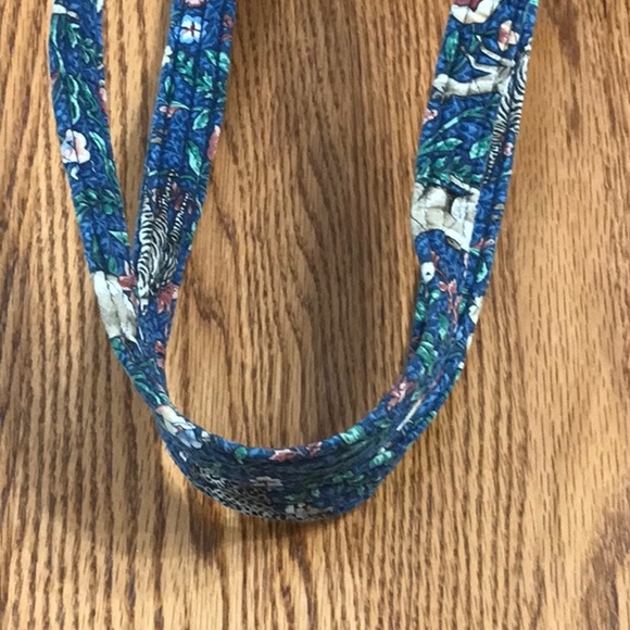 Vera Bradley Classic 100 Handbag in Animal Kingdom - Like New! - Picture 11 of 13